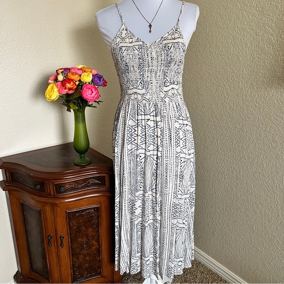 Mahina Spaghetti Strap Sundress - Picture 2 of 13